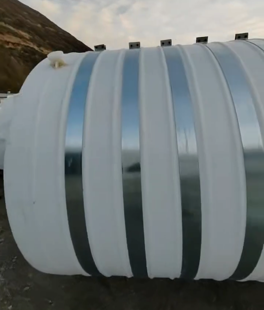 圆形永靖塑料桶批量交付案例：结构稳定，适配多行业液体储运需求